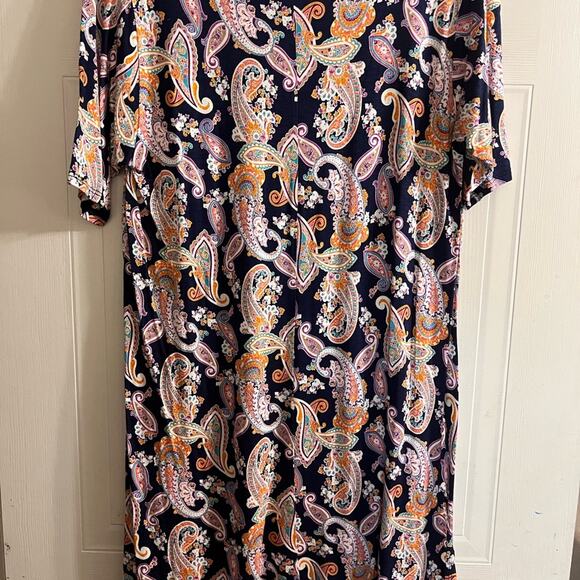 Woman’s new crepas blouse top - Picture 2 of 5